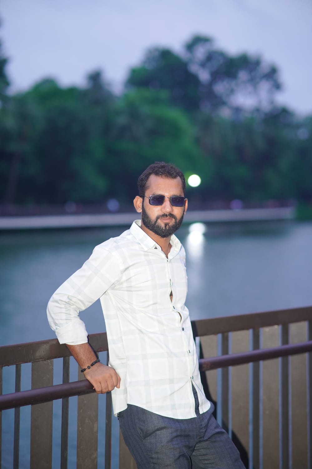 শিক্ষিত হওয়া, আর মনুষ্যত্ব অর্জন করা কি? এক কথা :