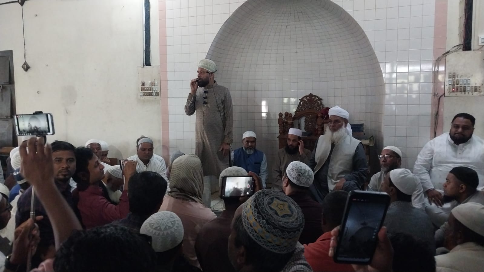 বেগম খালেদা জিয়ার রোগমুক্তি কামনায় এম এ মালিকের উদ্যোগে কোরআন খতম, দোয়া মাহফিলও শিরনী বিতরণ