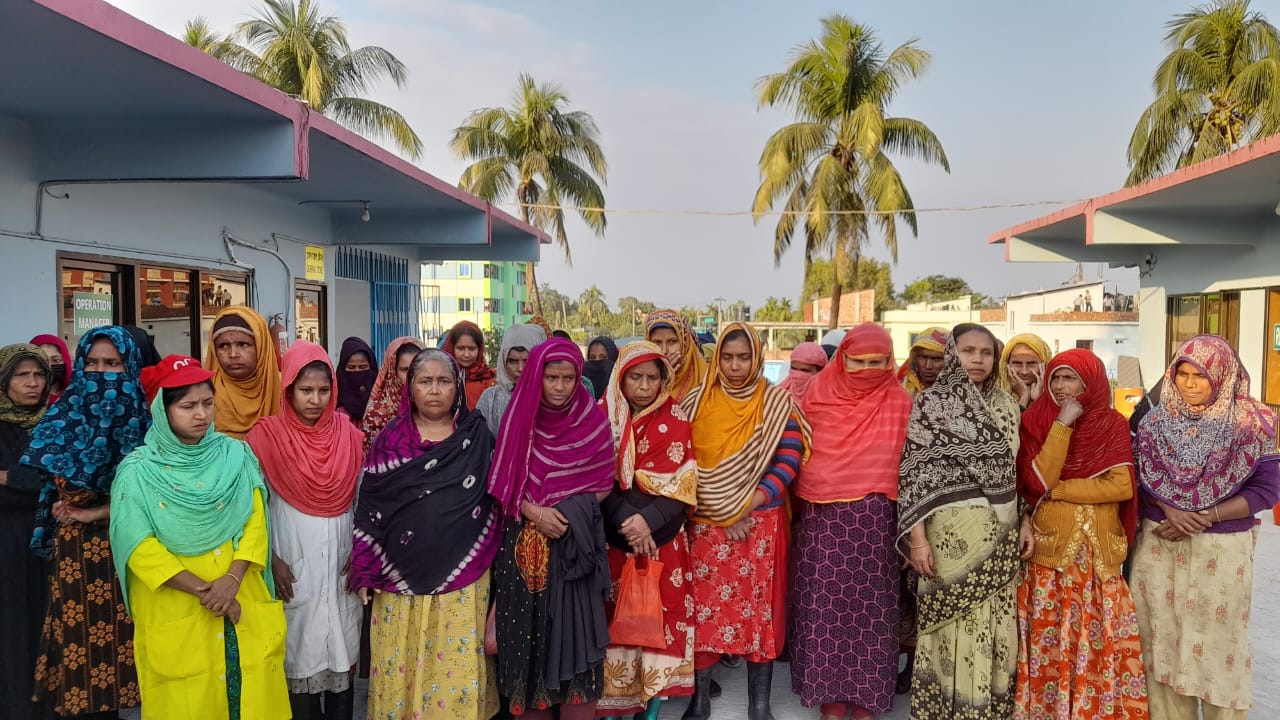 সুনামগঞ্জে বেসরকারি কোম্পানির কর্মচারীদের কর্মস্থলে প্রবেশে বাঁধা দেয়ার প্রতিবাদে বিক্ষোভ