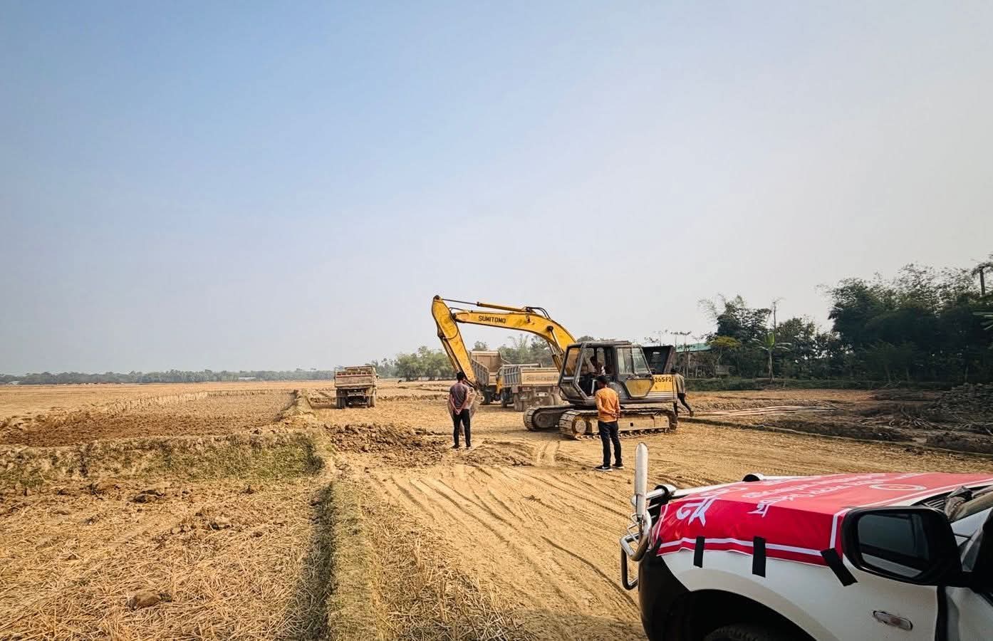 দোয়ারাবাজারে অবৈধ মাটি কাটায় ৮০ হাজার টাকা জরিমানা, ভ্রাম্যমাণ আদালতের অভিযান