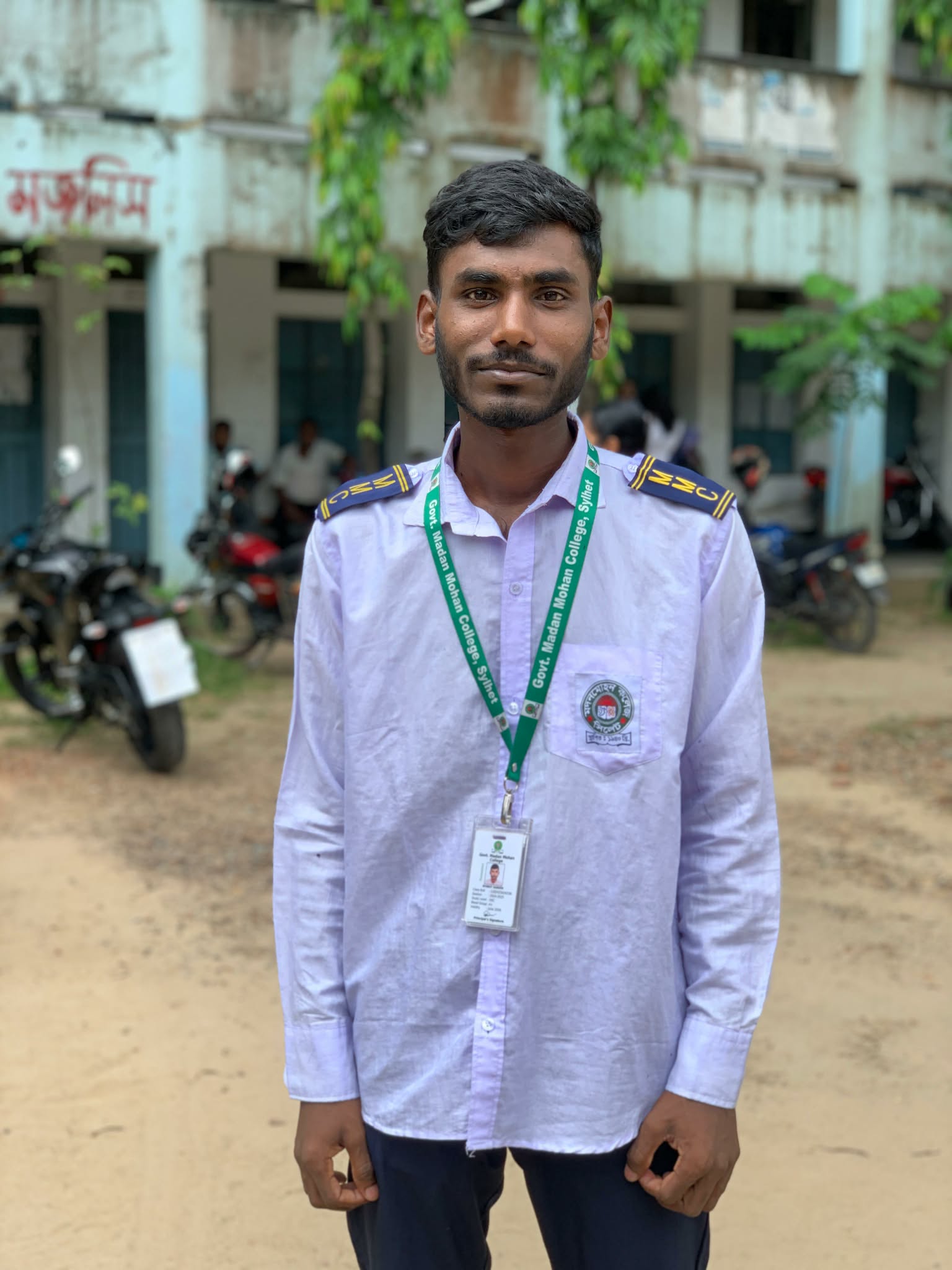 গ্রামের রাখাল থেকে কবি হয়ে ওঠা অভিনয় সরকার সংগ্রাম, স্বপ্ন ও সম্ভাবনার এক অনন্য জীবনগাঁথা