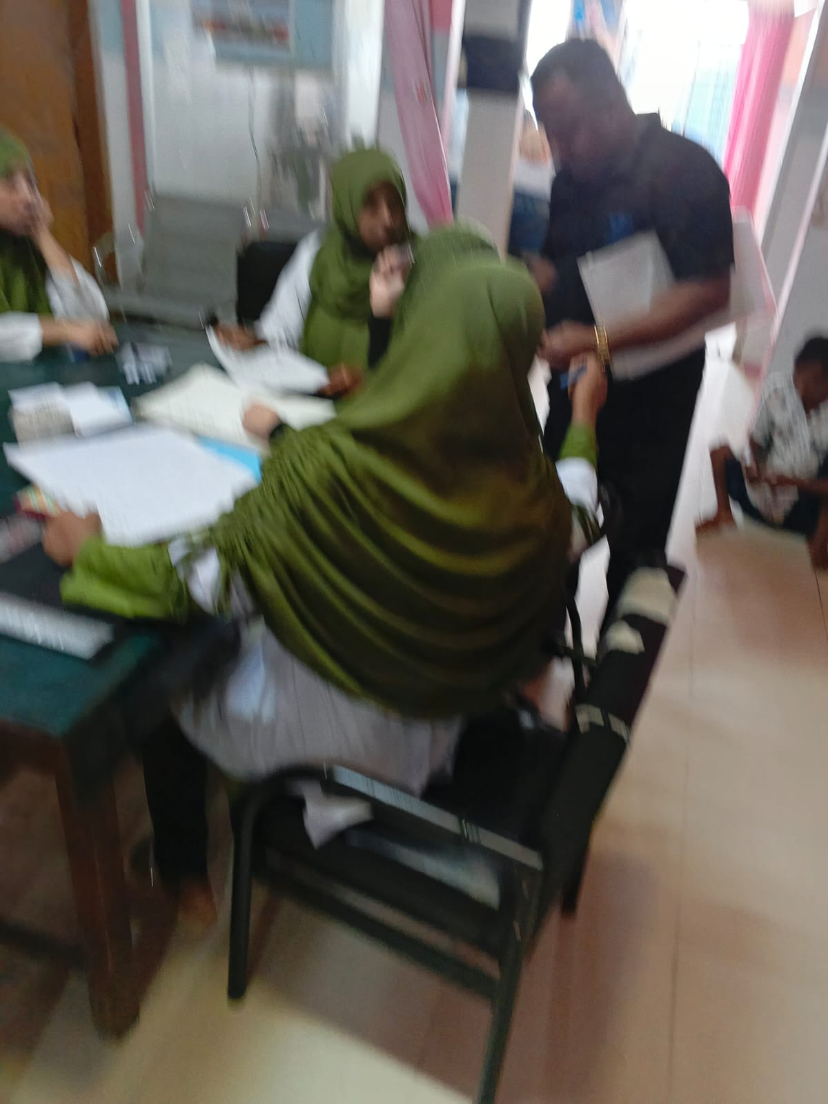 সুনামগঞ্জ সদর হাসপাতালে সেবার নামে অমানবিক আচরণ ও নার্সের ঔদ্ধত্য