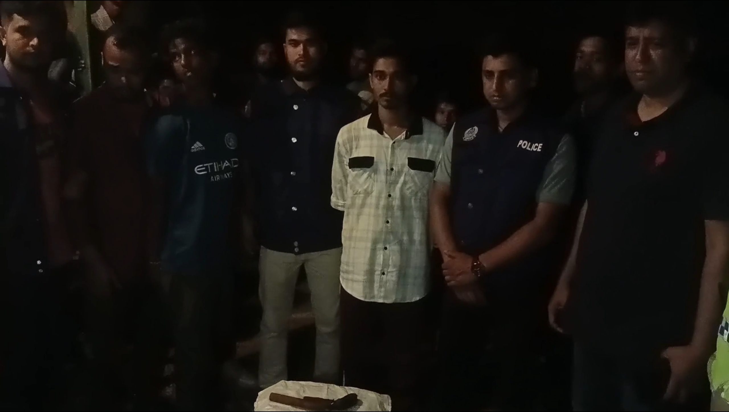 জাফলংয়ে কূপ থেকে দেশীয় পিস্তল উদ্ধার, আটক ৩