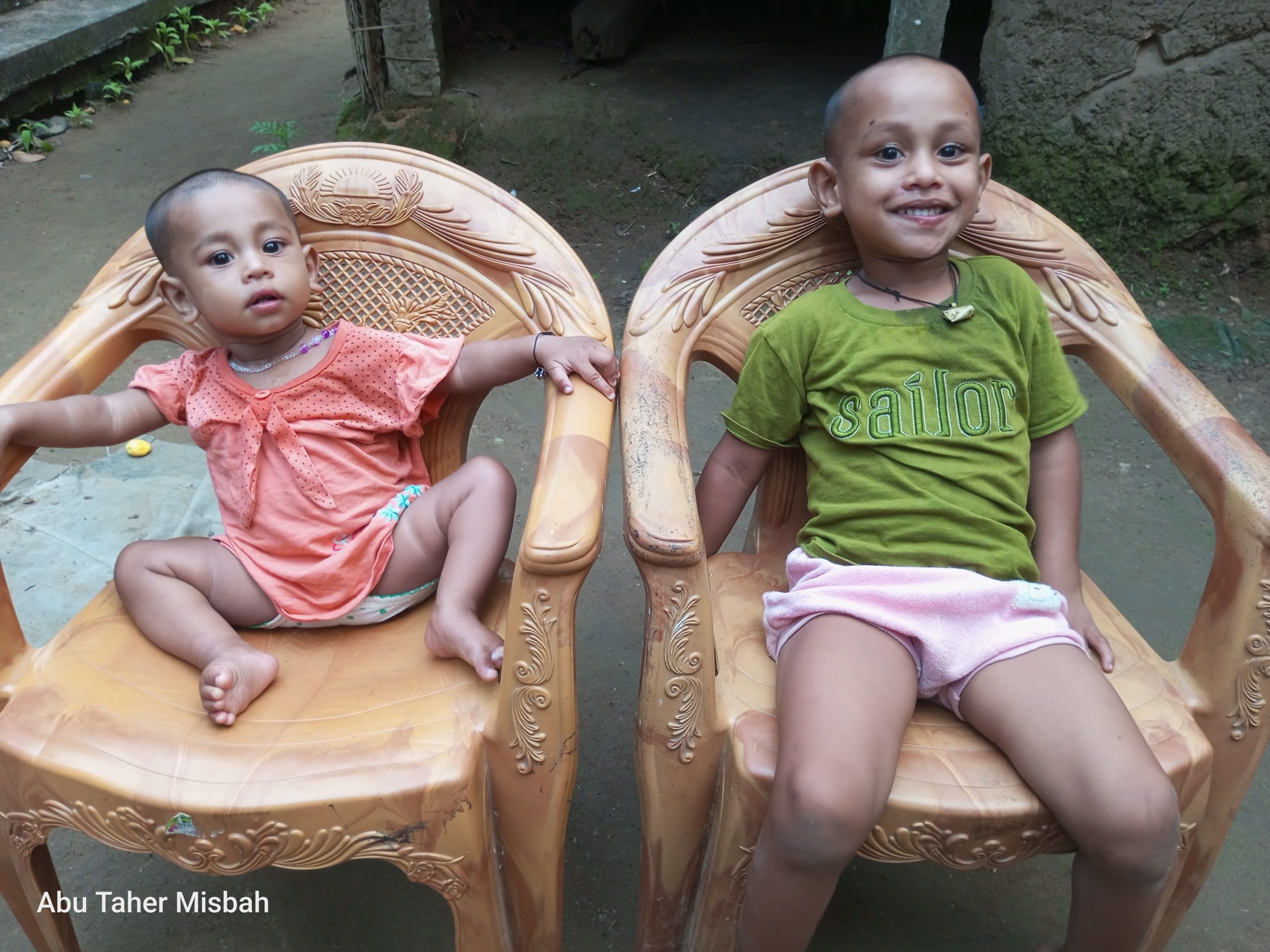 দোয়ারাবাজারে একই পরিবারের দুই সন্তান প্রতিবন্ধী, অসহায় মা-বাবা