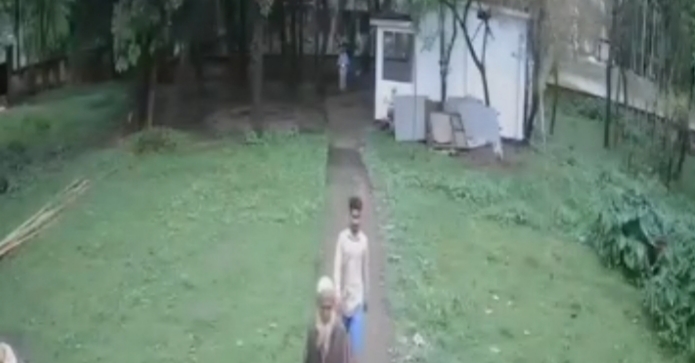 ছাতকে প্রবাসীর বসতবাড়িতে হামলা, এতে ভাংচুর,অগ্নিকান্ড ও নগদ অর্থ লুটপাটের অভিযোগ উটেছে।