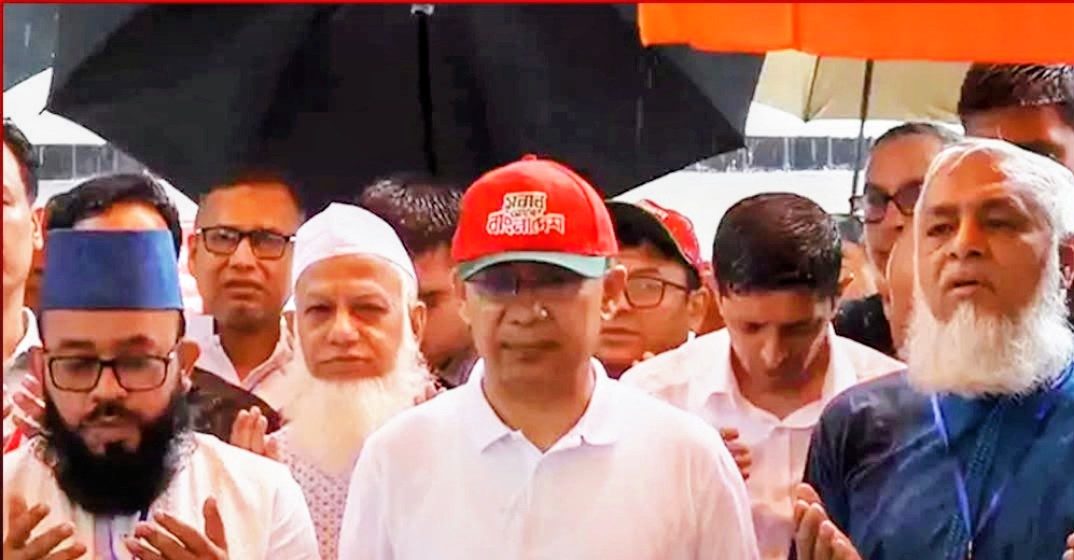 সিলেট হযরত শাহজালালের (রহ.) মাজার জিয়ারত করেছেন প্রধানমন্ত্রী ও বিএনপি চেয়ারম্যান তারেক রহমান