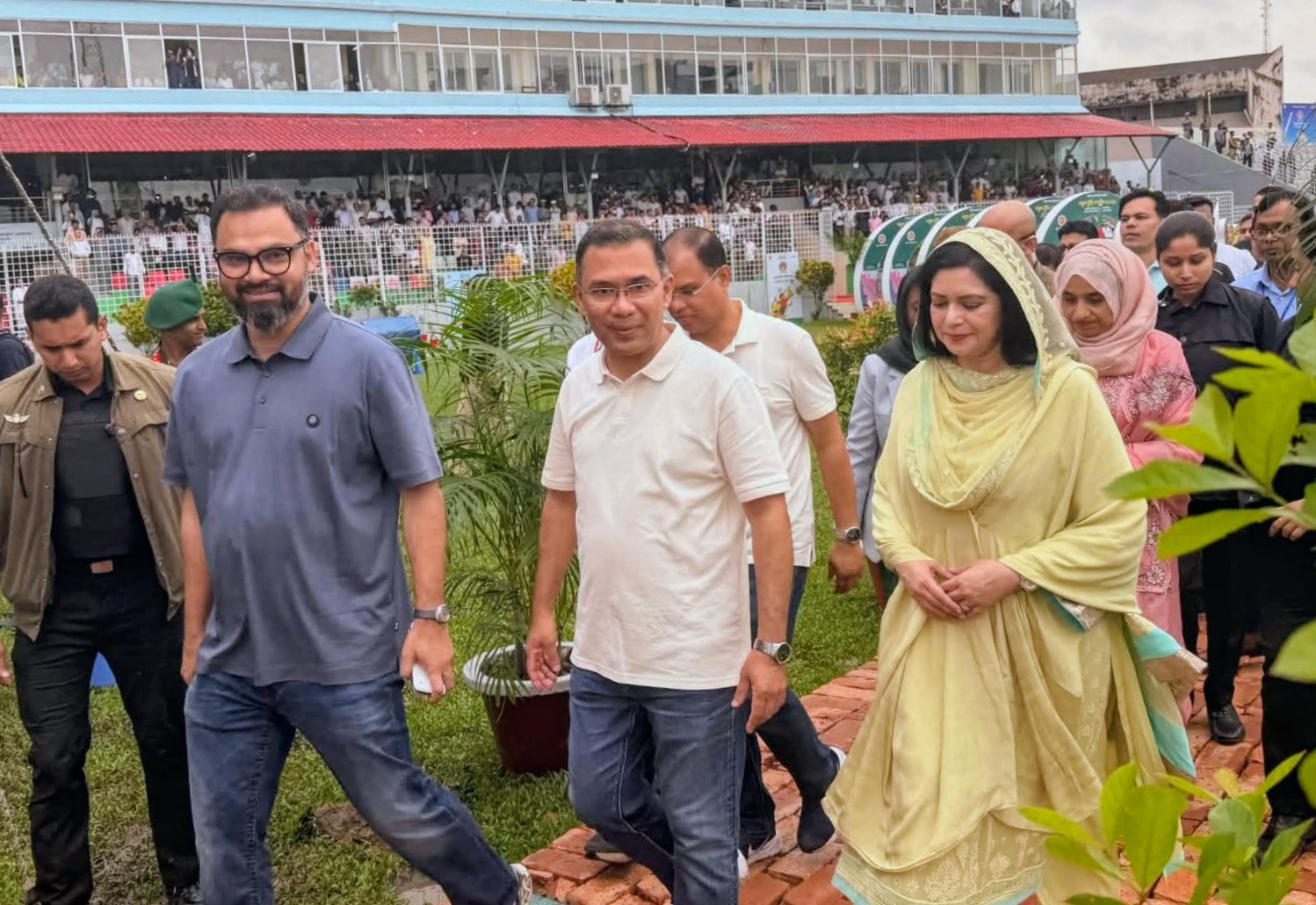 সহধর্মিণী ডা. জোবাইদা রহমানসহ ‘নতুন কুঁড়ি স্পোর্টস’-এর উদ্বোধনী অনুষ্ঠানে প্রধানমন্ত্রী তারেক রহমান।