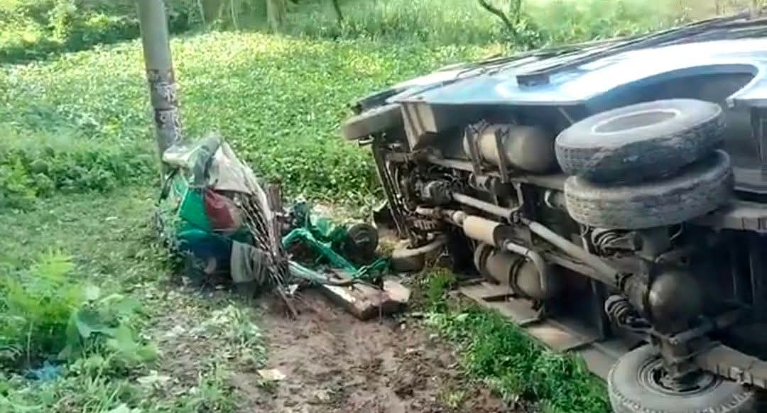 সিলেট-সুনামগঞ্জ মহাসড়কের জালালপুর এলাকায় বাস + সিএনজি ভয়াবহ সড়ক দু”র্ঘটনায় নি*হ*ত ৫