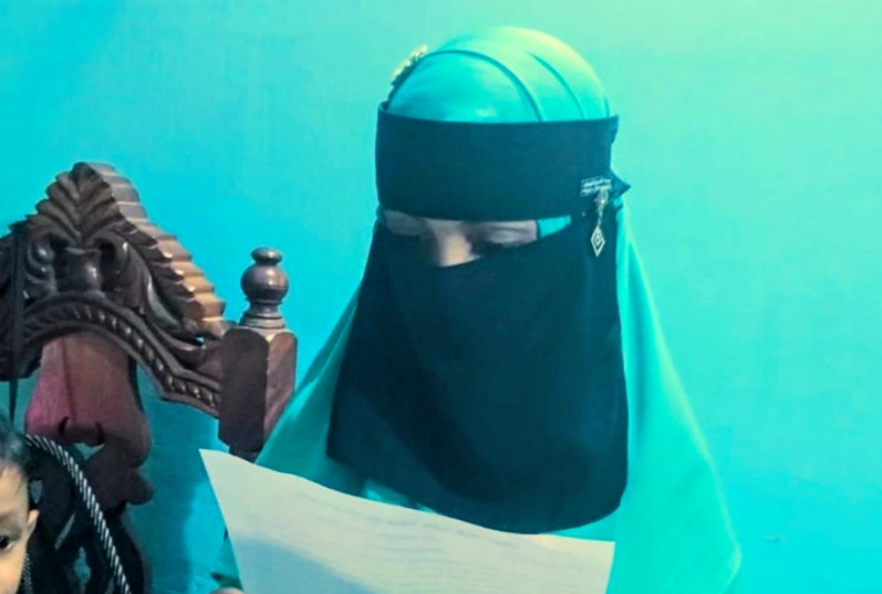 সুনামগঞ্জে এক যৌতুকলোভী স্বামীর বিরুদ্ধে স্ত্রীর সংবাদ সম্মেলন