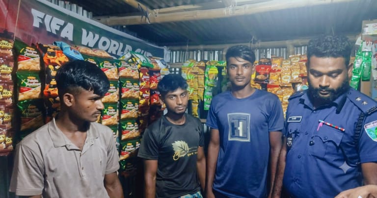 শান্তিগঞ্জে মাদক সেবক ও বিক্রয়কর্মী আটক