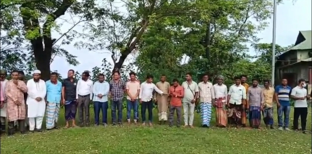 সুনামগঞ্জের জামালগঞ্জে নদীতে বিআইডব্লিউটিএ কর্তৃক অতিরিক্ত টোল আদায়ের প্রতিবাদে মানববন্ধন
