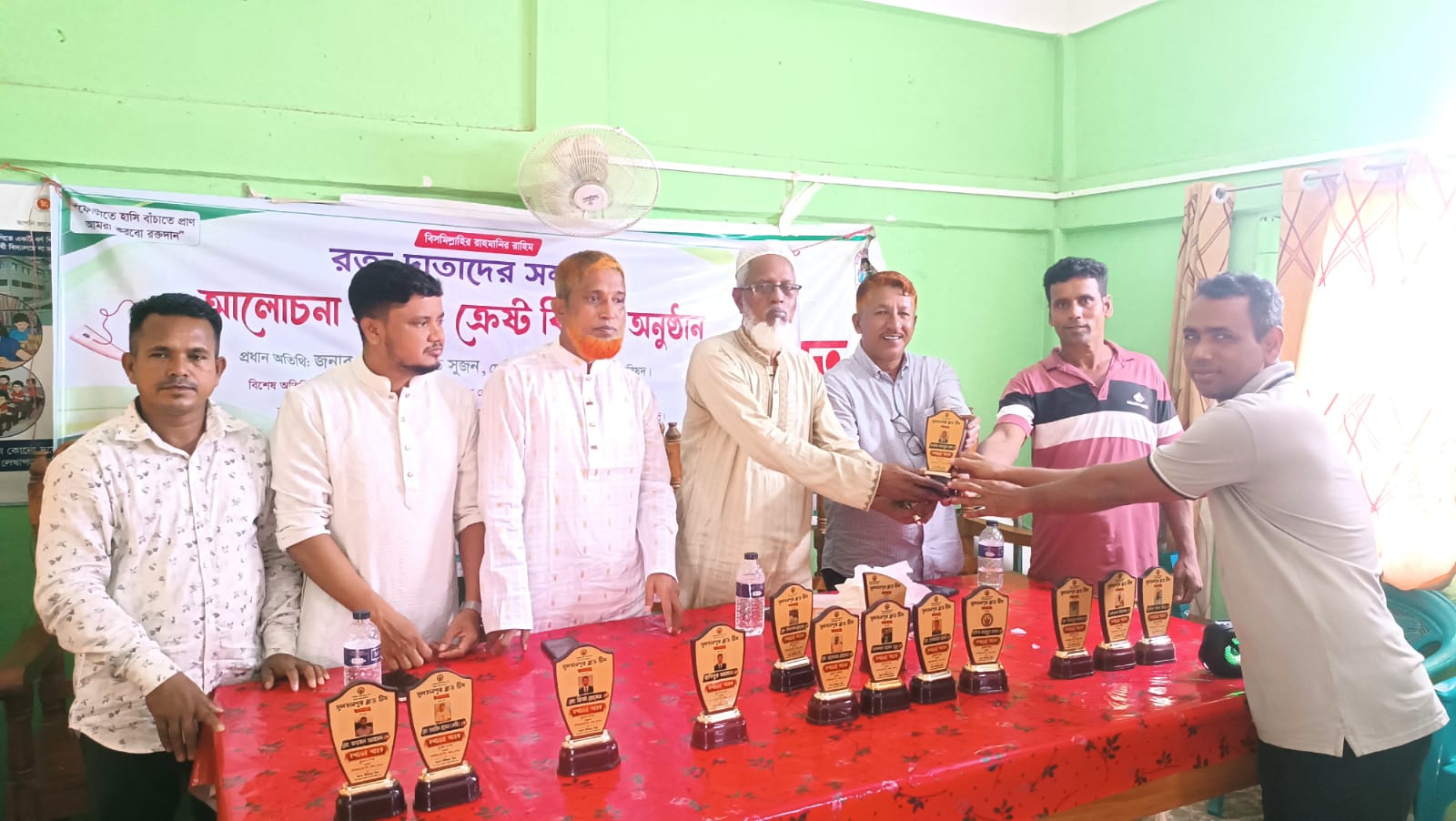 শান্তিগঞ্জের সুলতানপুরে রক্তদাতাদের সম্মানে আলোচনা সভা ও ক্রেস্ট বিতরণ