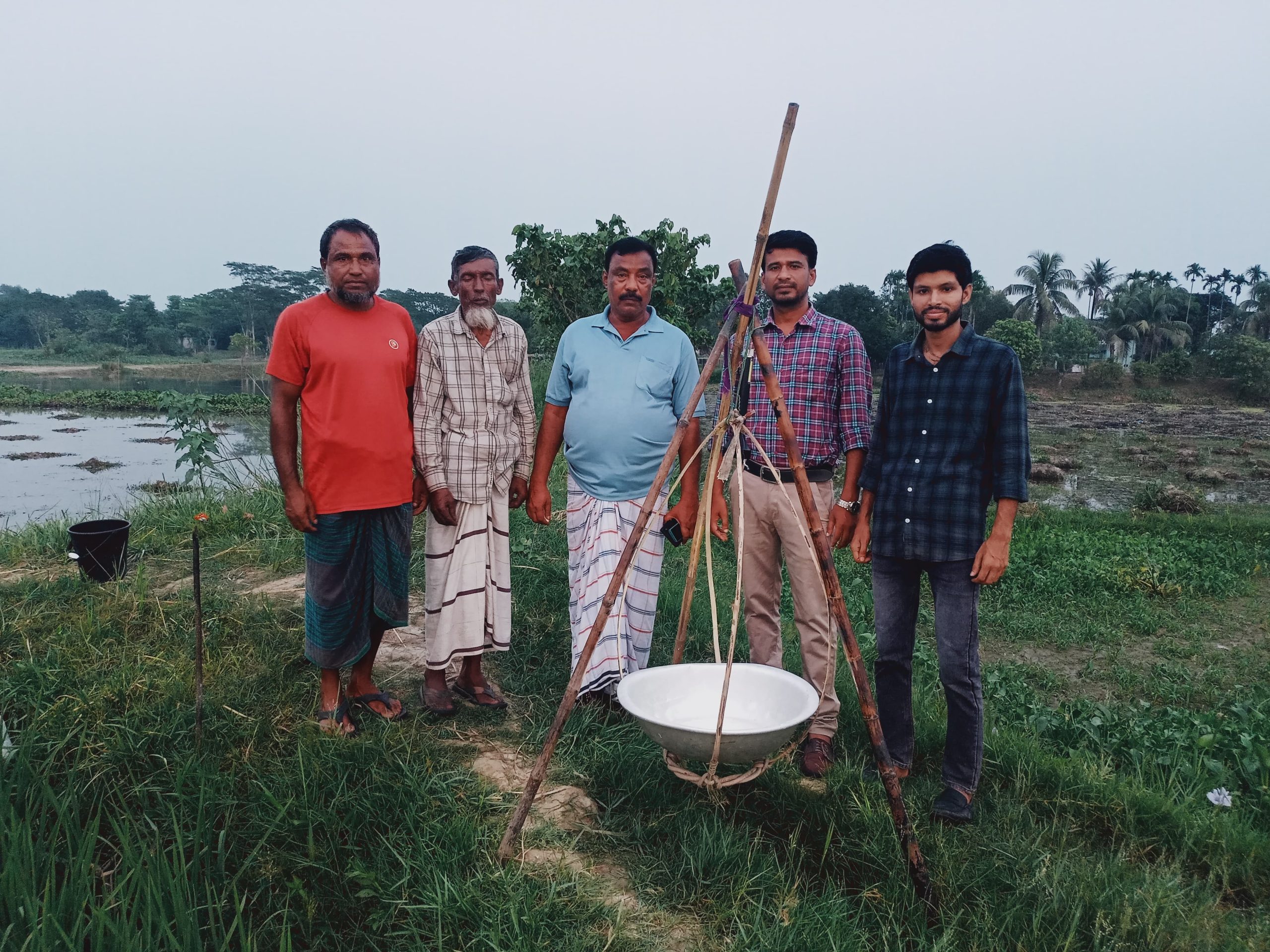শান্তিগঞ্জে রোপা আমন ধানে আলোক ফাঁদে পোকার উপস্থিতি নির্ণয়