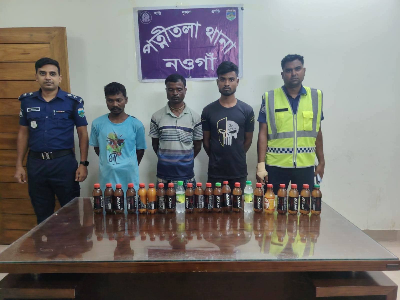 পত্নীতলায় চোলাই মদের আস্তানায় অভিযান, গ্রেপ্তার ৩