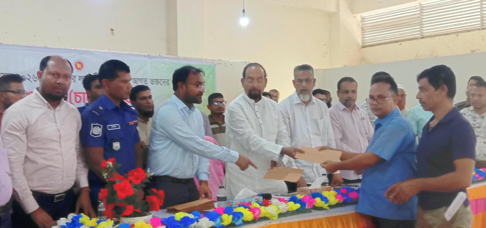 কাঁঠালিয়ায় দুর্গাপূজা উপলক্ষে ৪৭ পূজামণ্ডপে চাল বিতরন 