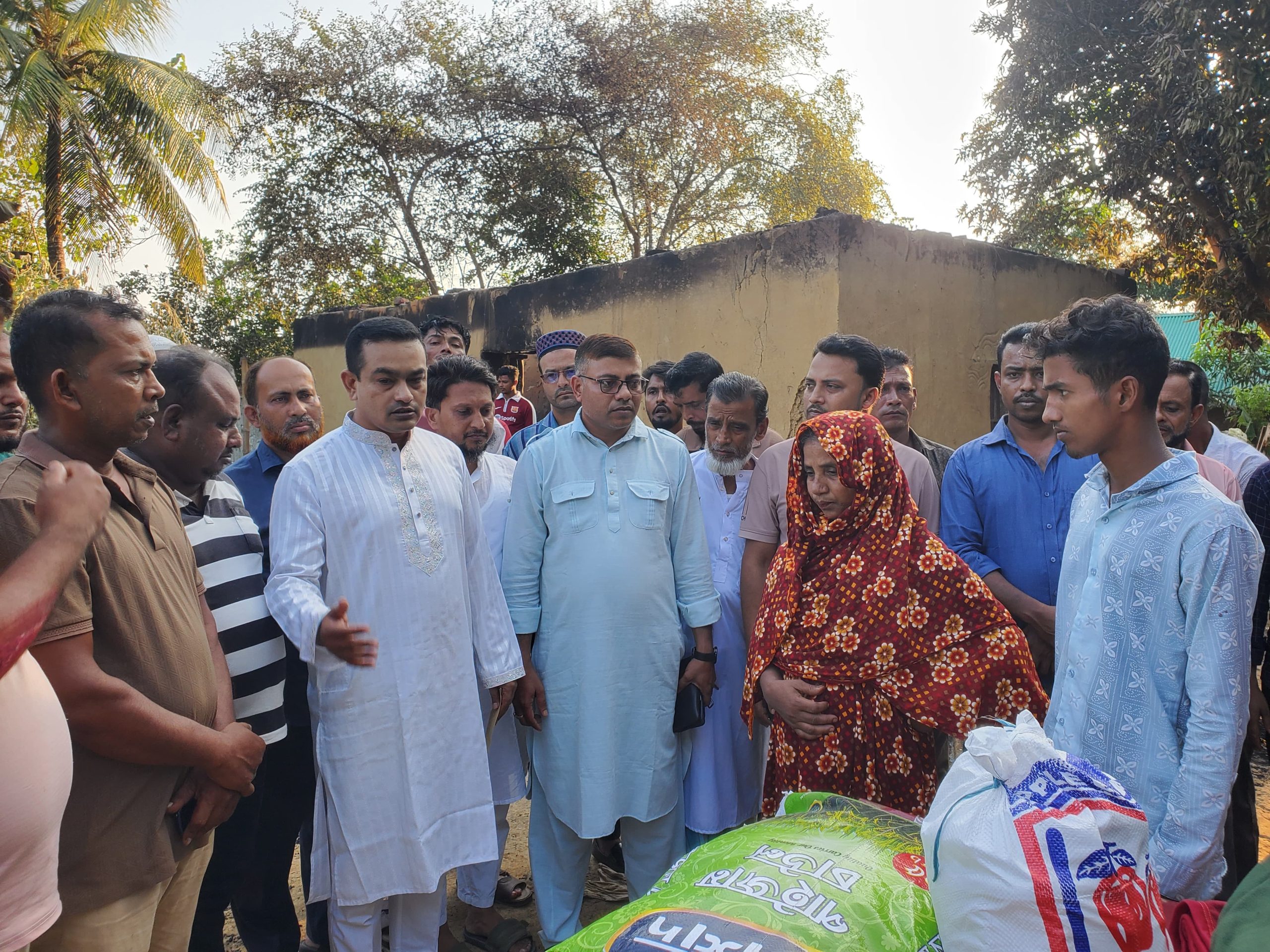 মাটিরাঙ্গায় অগ্নিকাণ্ডে ক্ষতিগ্রস্ত বিধবা নুরজাহানের পাশে থাকবে বিএনপি